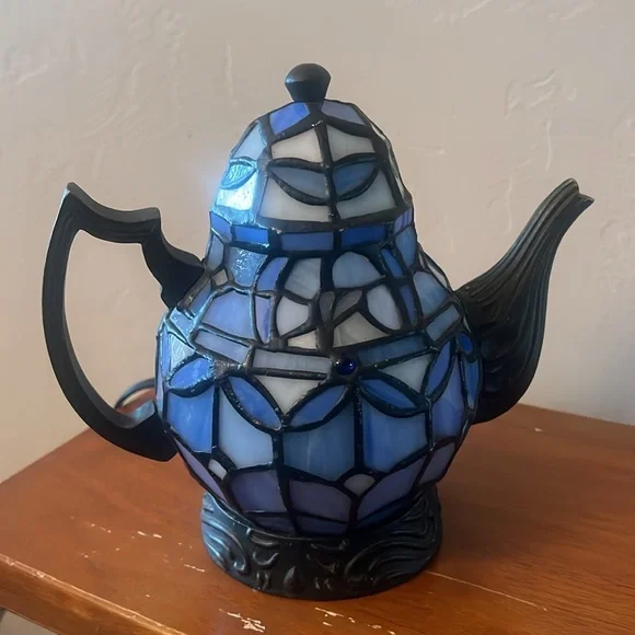 Vintage Cheyenne Stained Glass Teapot Lamp - Picture 7 of 17